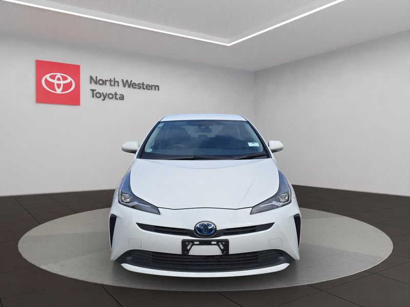 2019 Toyota Prius 1.8L Hybrid S 2WD Hatchback image 2