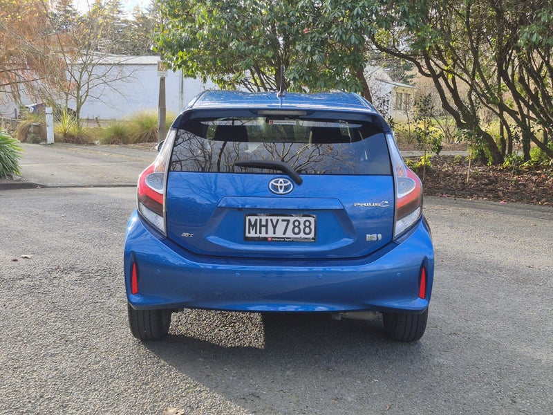 2019 Toyota Prius C c SX 1.5P HV ECVT FWD (AHXE... image 4
