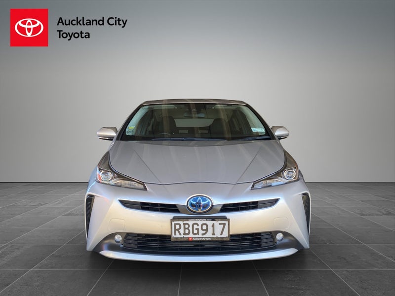 2019 Toyota Prius Hybrid image 2