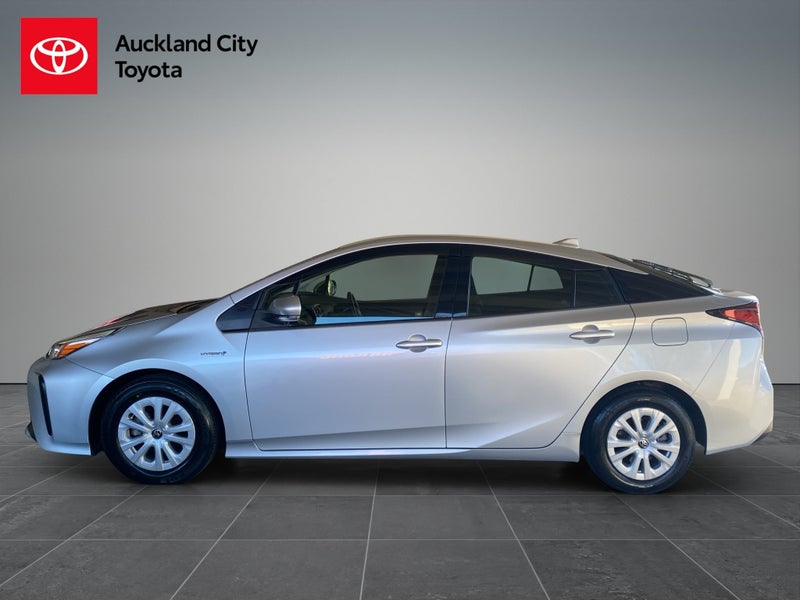 2019 Toyota Prius Hybrid image 4