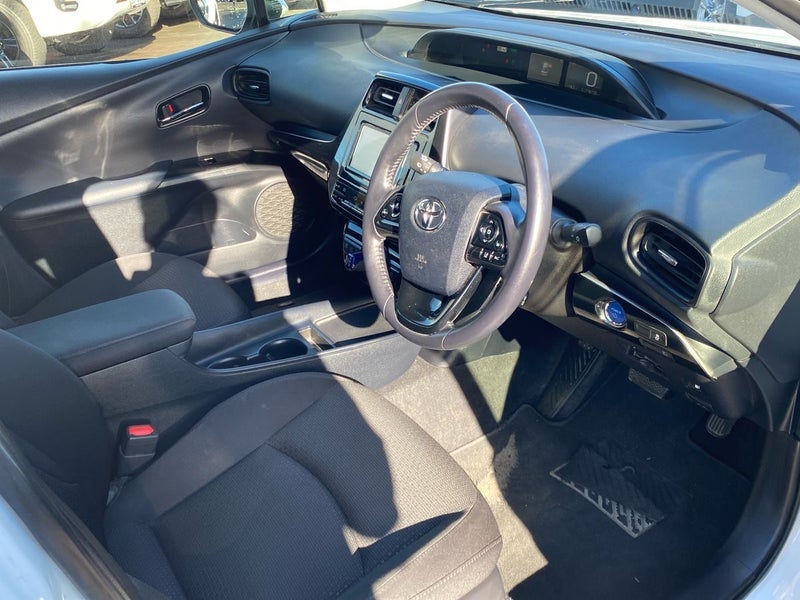 2019 Toyota Prius S 1.8 Ltr Hybrid image 4