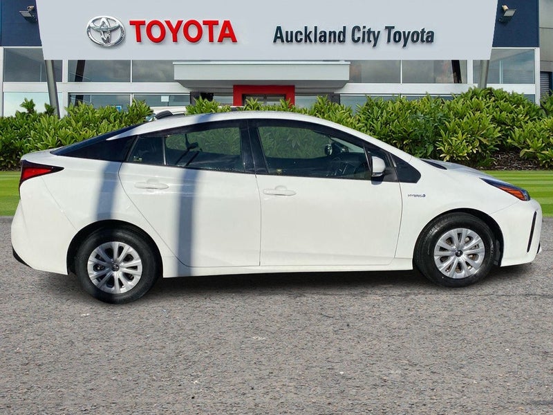 2019 Toyota Prius S 1.8 Ltr Hybrid image 5