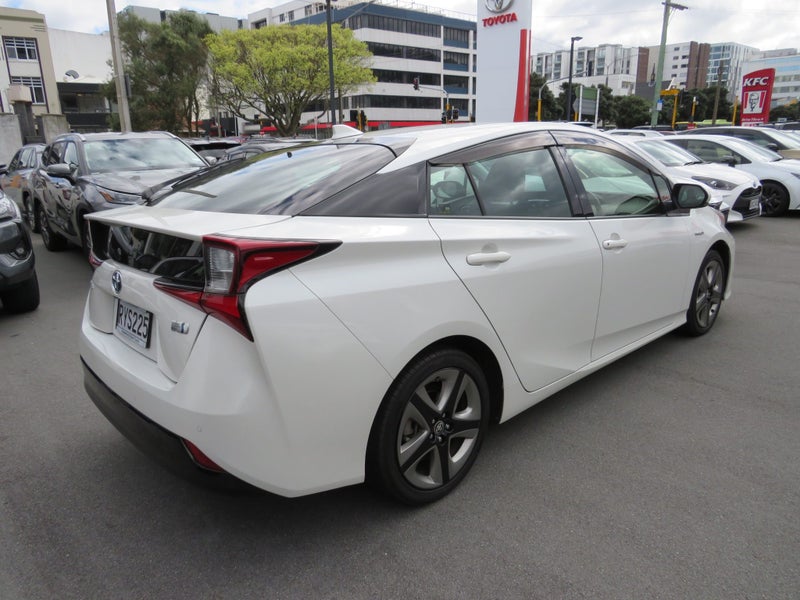 2019 Toyota Prius S Touring 1.8 Hybrid 5 Dr Hat... image 4