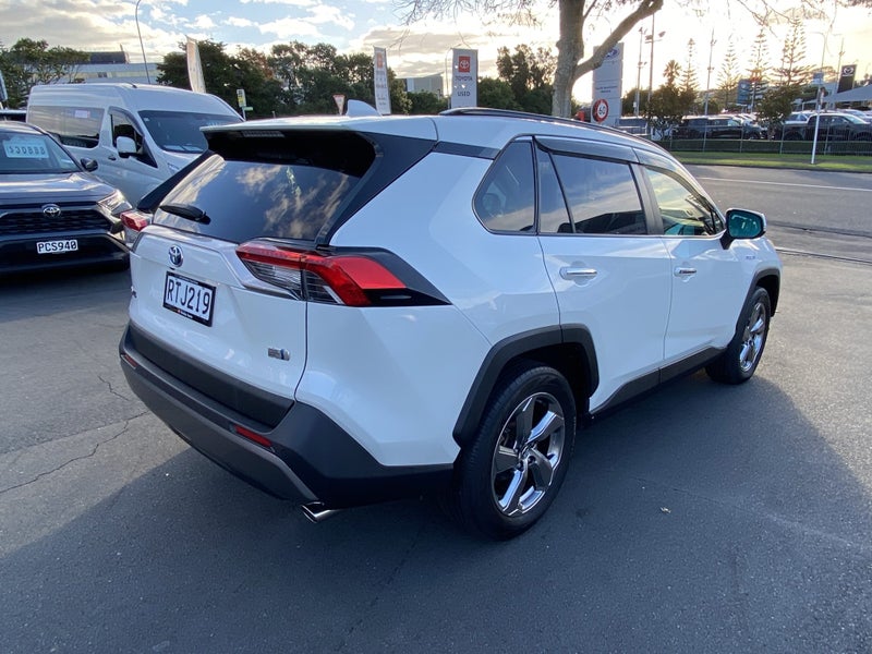 2019 Toyota RAV4 2.5 Hybrid G image 3