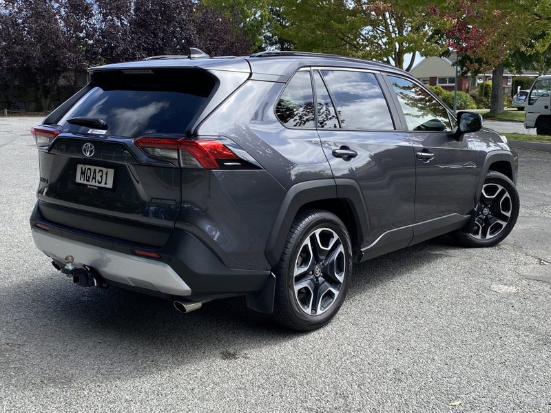 2019 Toyota RAV4 Adventure 2.5P 8AT AWD SUV image 5