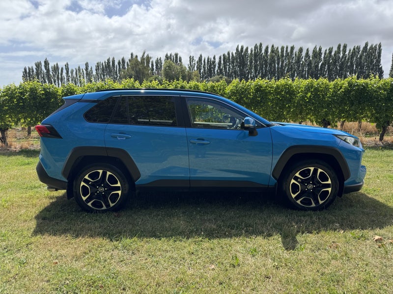 2019 Toyota RAV4 Adventure 2.5P 8AT AWD SUV/5D/5S image 3