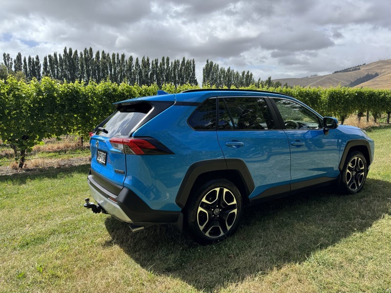 2019 Toyota RAV4 Adventure 2.5P 8AT AWD SUV/5D/5S image 4