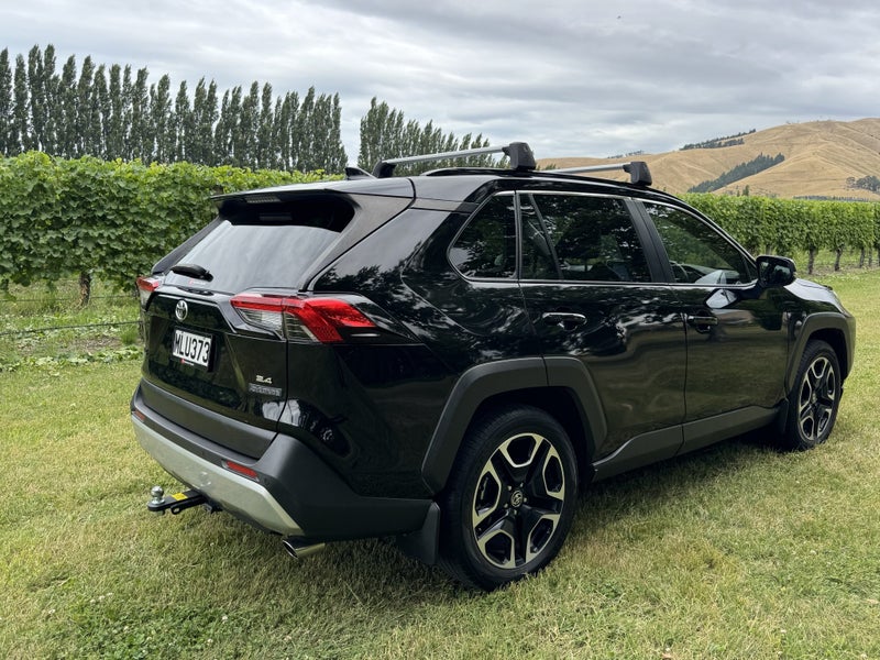 2019 Toyota RAV4 Adventure 2.5P 8AT AWD SUV/5D/5S image 4