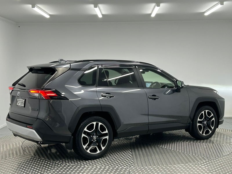 2019 Toyota RAV4 Adventure 2.5P AWD image 3
