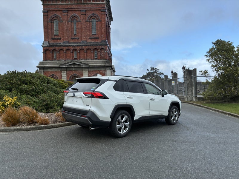 2019 Toyota RAV4 G Hybrid All-Wheel Drive image 3