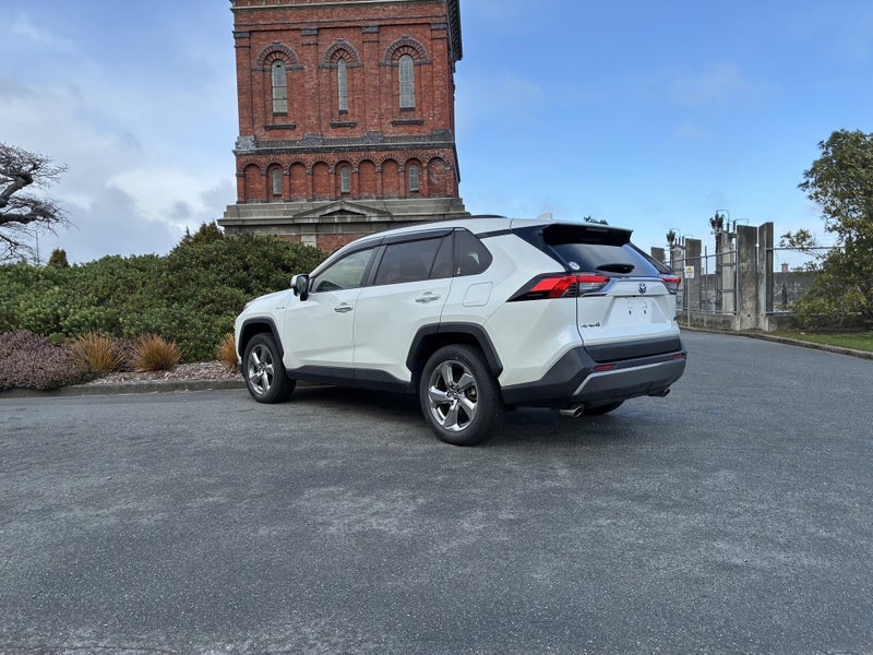 2019 Toyota RAV4 G Hybrid All-Wheel Drive image 5
