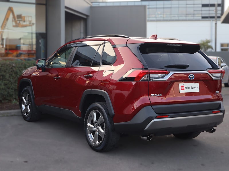 2019 Toyota RAV4 G HYBRID, AWD/4WD, Leather image 4