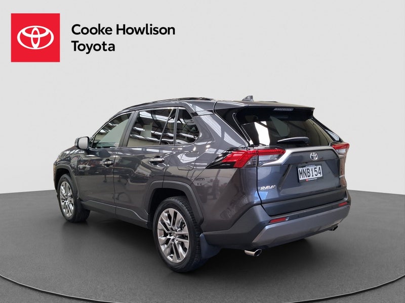 2019 Toyota RAV4 Limited 2.0L image 4