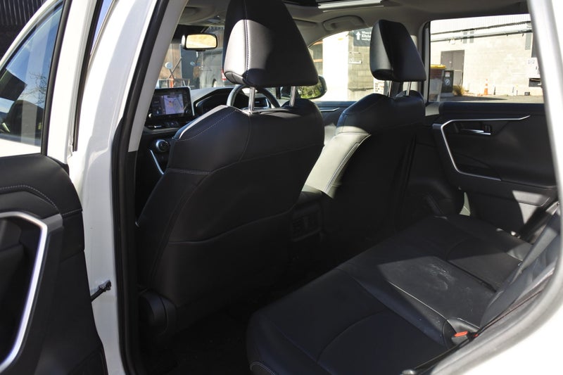 2019 Toyota RAV4 Limited 2.5P HV image 4