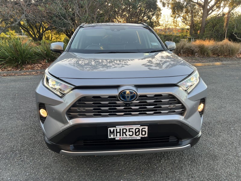 2019 Toyota RAV4 Limited 2.5P HV image 2