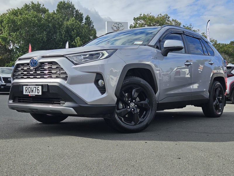 2019 Toyota RAV4 Limited 2.5P HYBRID AWD image 2