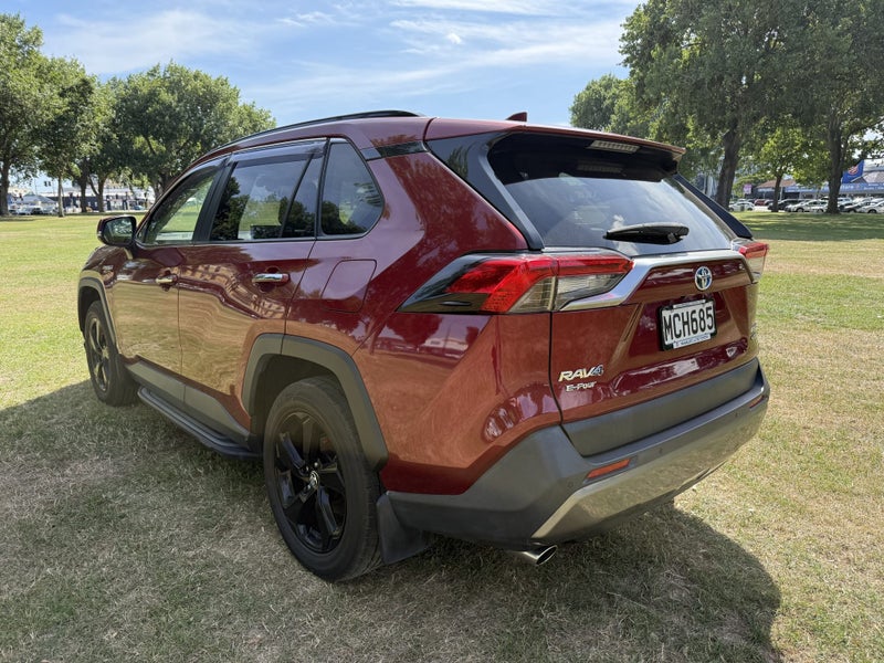 2019 Toyota RAV4 Limited 2.5P Hybrid AWD Automa... image 5