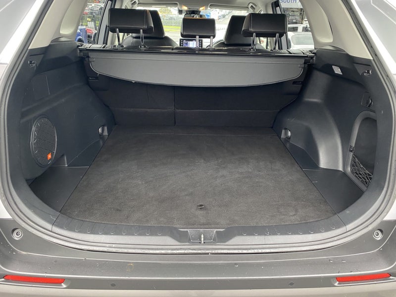 2019 Toyota RAV4 Limited 2.5P Hybrid AWD SUV image 4
