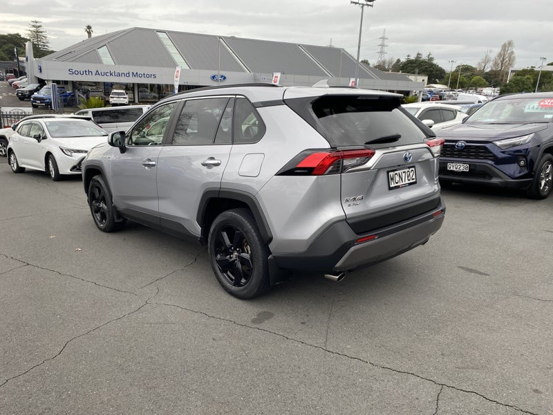 2019 Toyota RAV4 Limited 2.5P Hybrid AWD SUV image 5