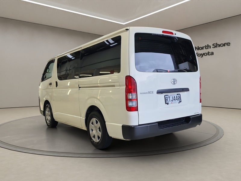 2019 Toyota Regius Ace 2.8L Diesel Turbo DX GL... image 5