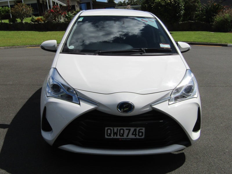 2019 Toyota Vitz 1.5 Hybrid image 2