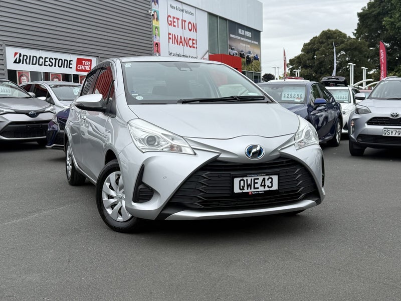 2019 Toyota Vitz 1.5 Hybrid image 5