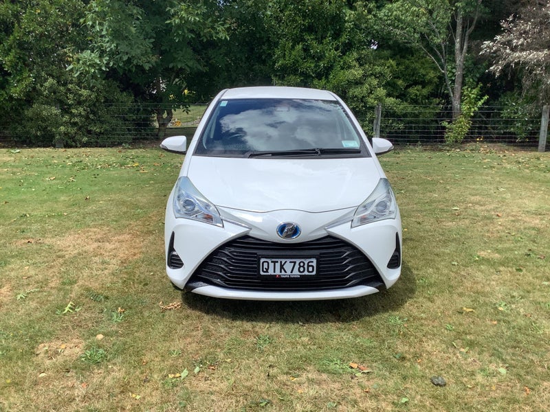 2019 Toyota Vitz 1.5 Hybrid Electric Vehicle image 3