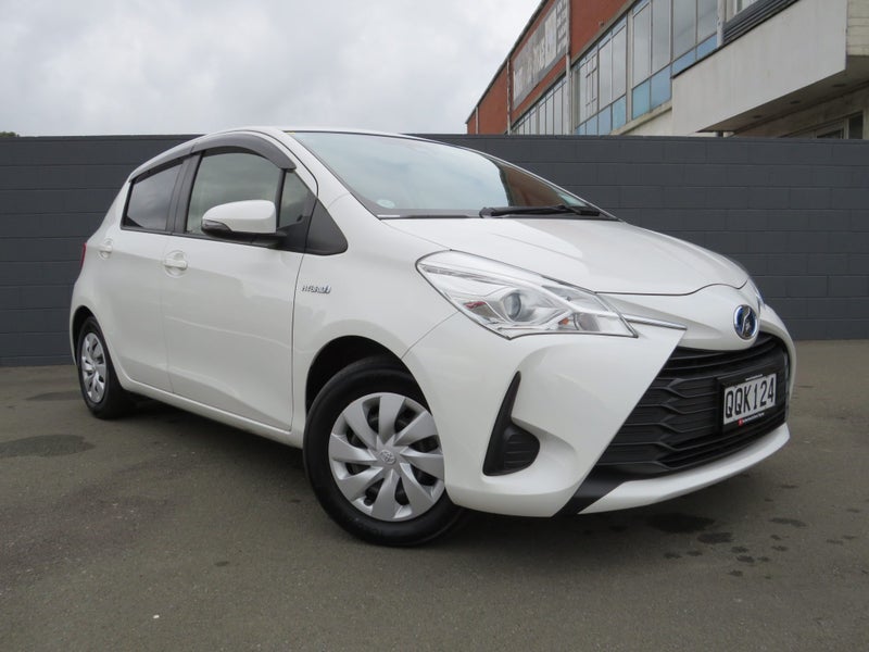 2019 Toyota Vitz 1.5 Hybrid F image 1