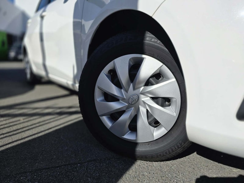 2019 Toyota Vitz 1.5 Hybrid F 5Dr Hatch CVT 2WD image 2