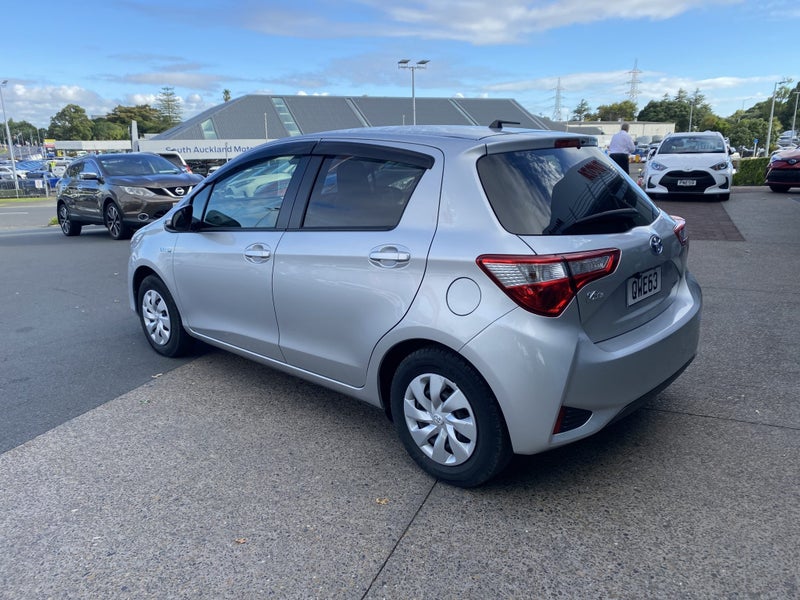 2019 Toyota Vitz 1.5 Hybrid F 5Dr Hatch CVT 2WD image 5