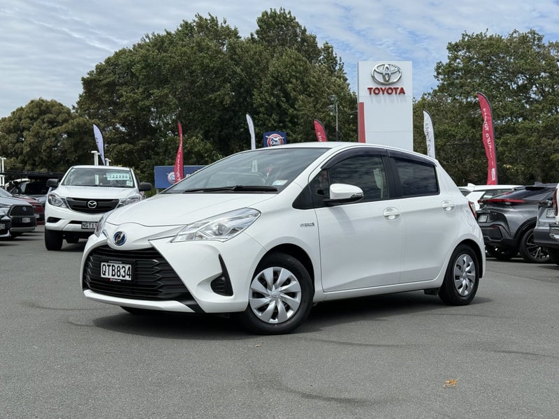 2019 Toyota Vitz 1.5 Hybrid F image 2