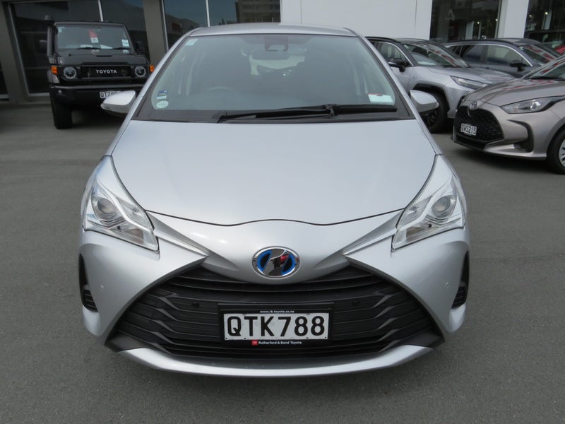 2019 Toyota Vitz 1.5 Hybrid F image 2