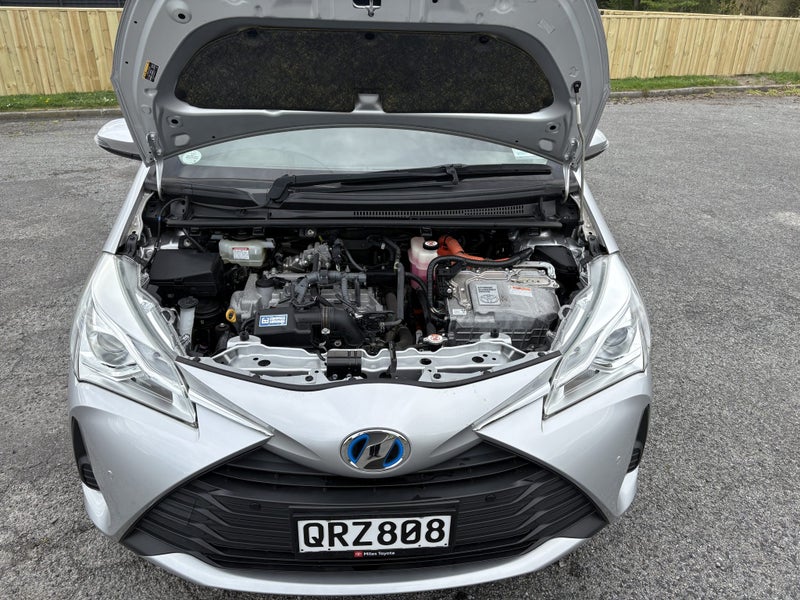 2019 Toyota Vitz 1.5 Hybrid F-Spec 5-Door Hatch image 2