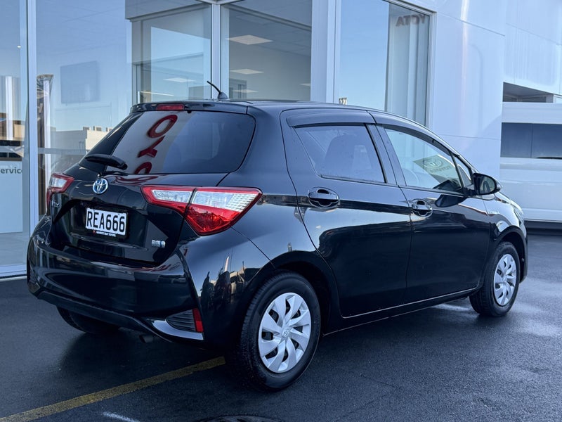 2019 Toyota Vitz 1.5L Hybrid Auto image 3