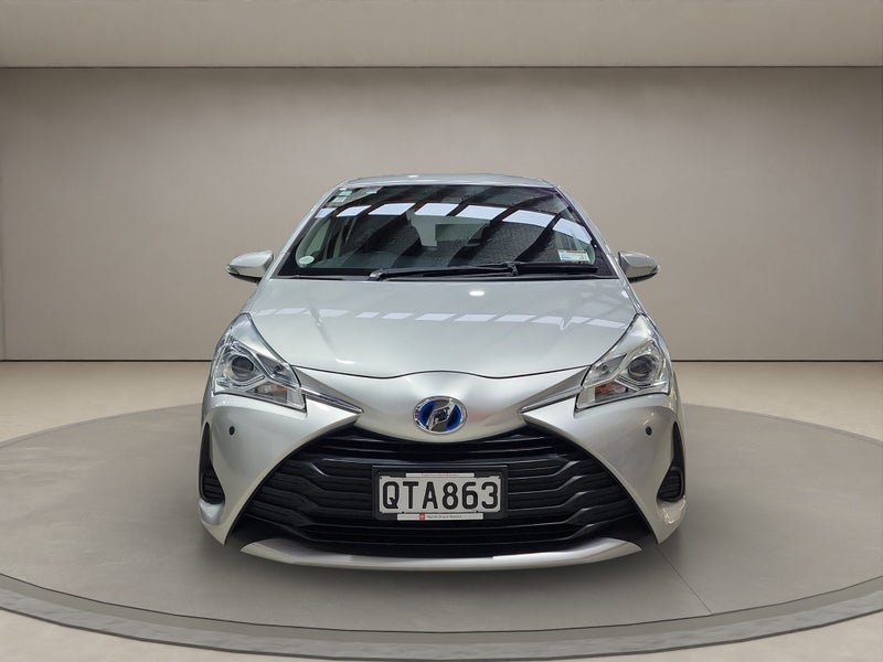 2019 Toyota Vitz 1.5L Hybrid F 2WD Hatchback image 2