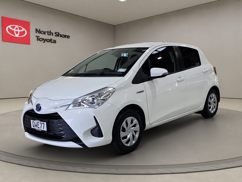 2019 Toyota Vitz 1.5L Hybrid F FWD Hatchback image 3