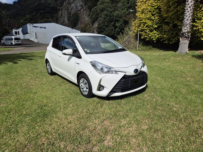 2019 Toyota Vitz 1.5P Hybrid image 3
