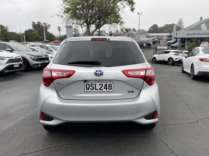 2019 Toyota Vitz 1.5P Hybrid 5Dr Hatch image 3