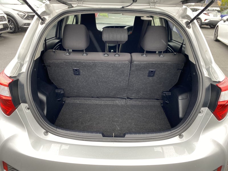 2019 Toyota Vitz 1.5P Hybrid 5Dr Hatch image 4