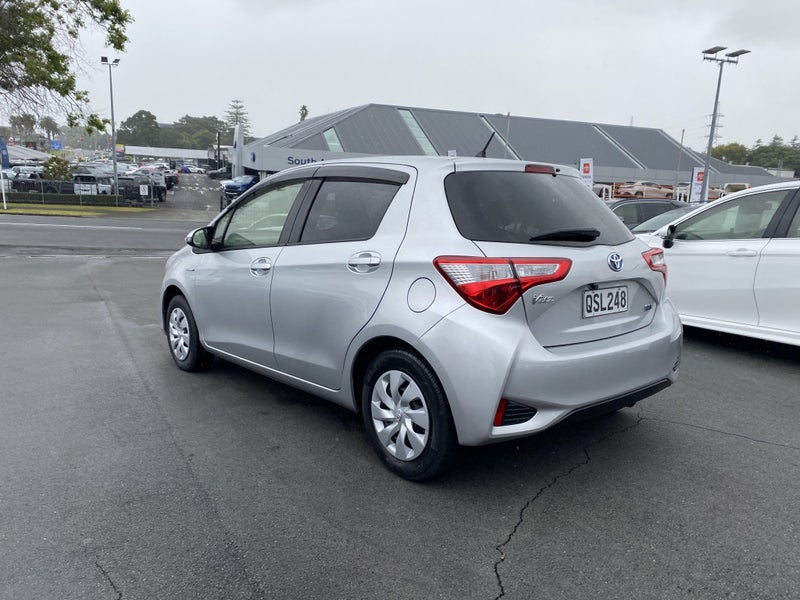 2019 Toyota Vitz 1.5P Hybrid 5Dr Hatch image 5