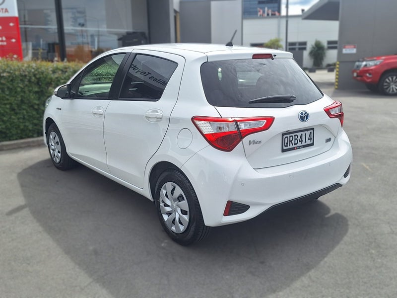 2019 Toyota Vitz HYBRID X, Hatchback, Push Start image 4