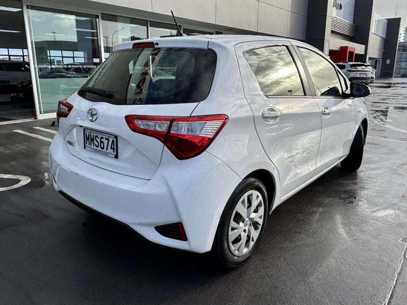 2019 Toyota Yaris GX 1.3 PETROL ECONOMICAL HATCH image 3