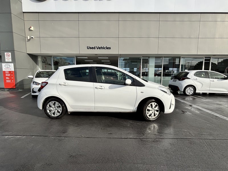 2019 Toyota Yaris GX 1.3 PETROL ECONOMICAL HATCH image 5