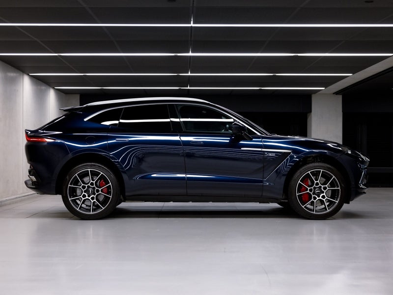 2020 Aston Martin DBX image 2
