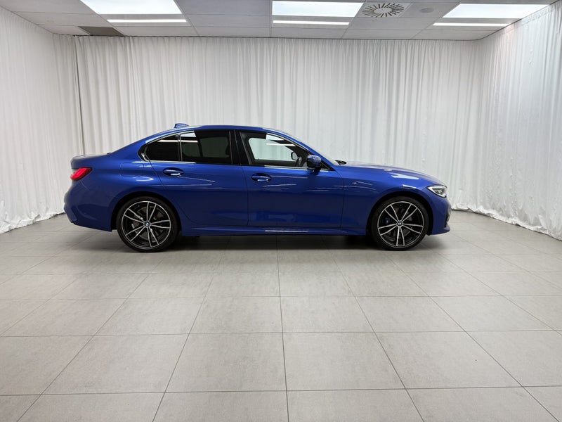 2020 BMW 330e 330e Sedan M-Sport image 2