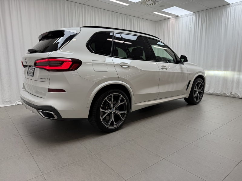 2020 BMW X5 X5 xDrive30d M-Sport with Comfort pack image 3