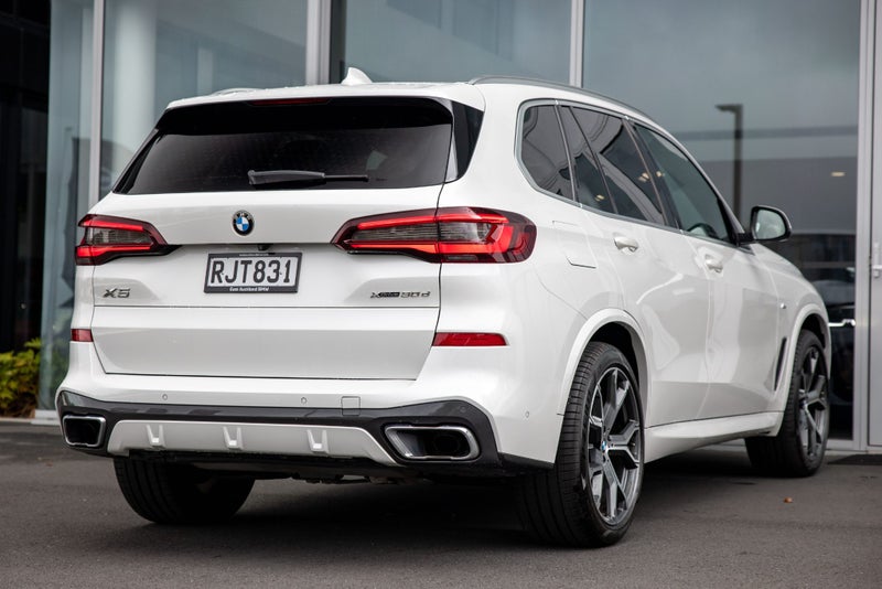 2020 BMW X5 xDrive30d image 2