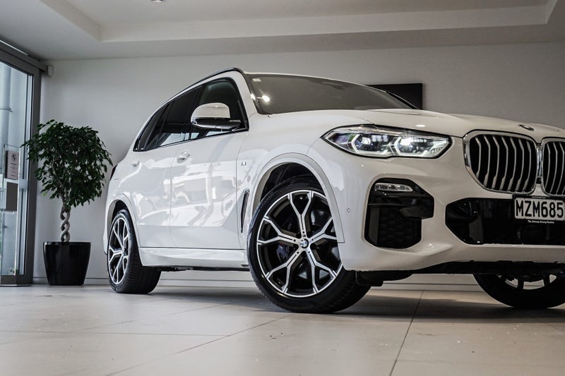 2020 BMW X5 xDrive45e iPerformance M-Sport image 2
