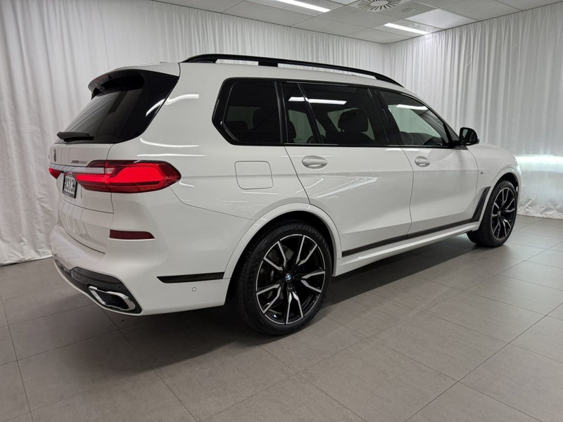 2020 BMW X7 X7 xDrive30d M-Sport image 3