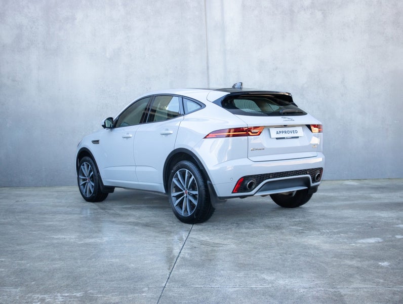 2020 Jaguar E-PACE P250 AWD R-DYNAMIC SE image 2